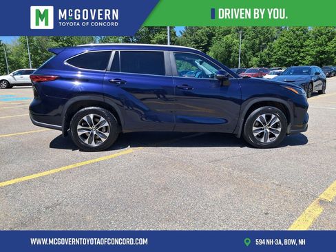 Used 2023 Toyota Highlander XLE AWD/4WD image 8