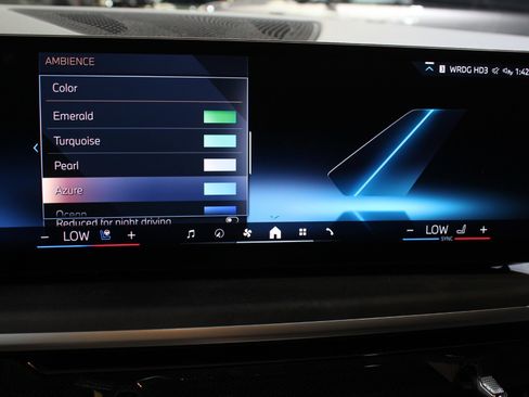 Used 2024 BMW X7 xDrive40i w/ Climate Comfort Package image 76