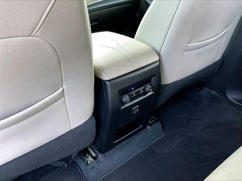 Used 2022 Chevrolet Traverse LS FWD image 25