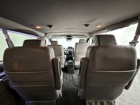 Used 2015 Ford Transit 150 130 Low Roof w/ Exterior Upgrade Package RWD image 3