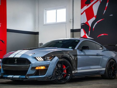 Used 2022 Ford Mustang Shelby GT500 w/ Technology Package image 1