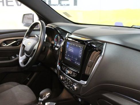 Used 2023 Chevrolet Traverse LT AWD/4WD image 9