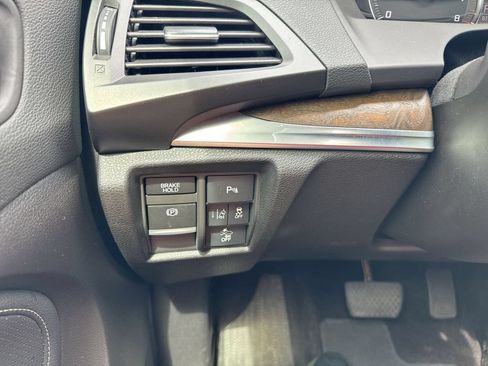 Used 2019 Acura MDX w/ Technology Package AWD/4WD image 18