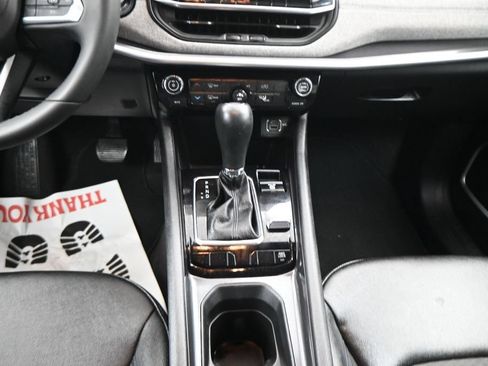 Used 2024 Jeep Compass Latitude AWD/4WD image 25