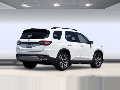 Certified 2023 Honda Pilot Touring image 8