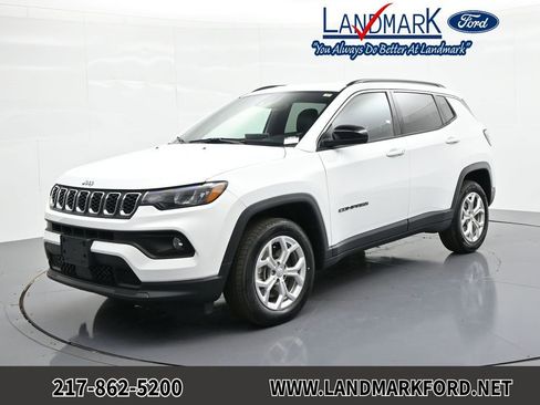 Used 2024 Jeep Compass Latitude AWD/4WD image 1