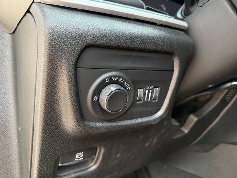 Used 2023 Jeep Grand Cherokee L Laredo AWD/4WD image 24