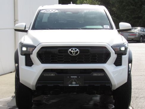 Certified 2024 Toyota Tacoma TRD Off-Road AWD/4WD image 3