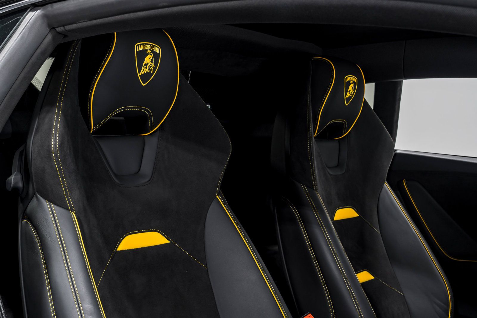 Used 2023 Lamborghini Huracan Tecnica RWD image 36