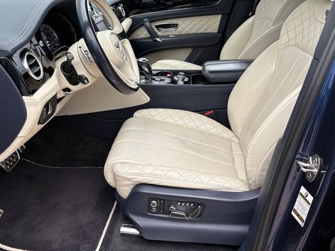 Used 2019 Bentley Bentayga AWD/4WD image 35