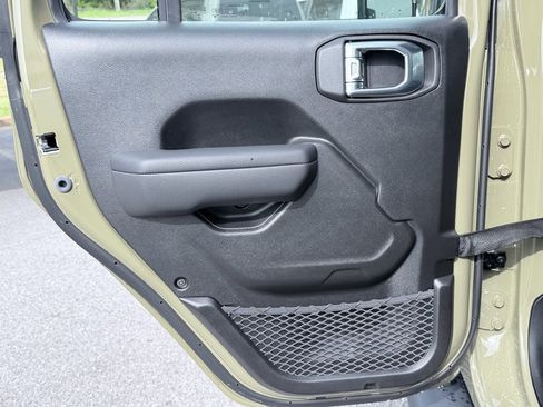 New 2026 Jeep Gladiator Sport image 28