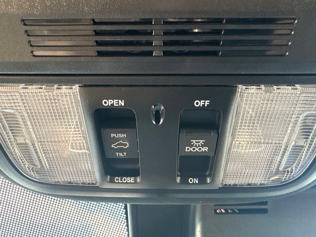 Used 2023 Honda Passport EX-L image 25