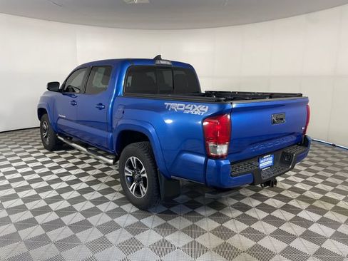 Used 2017 Toyota Tacoma TRD Sport w/ Tow Package (A/T) AWD/4WD image 13