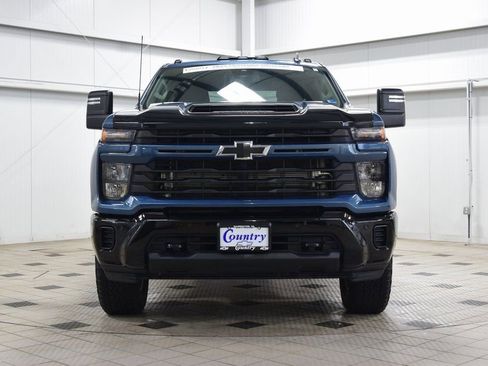 Used 2025 Chevrolet Silverado 2500 Custom w/ Custom Value Package AWD/4WD image 2