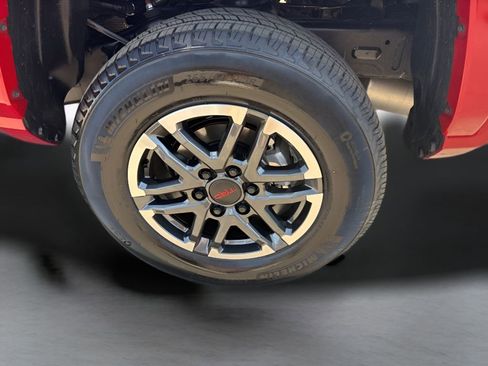 Used 2025 Toyota Tacoma TRD Sport AWD/4WD image 31