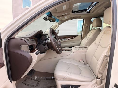 Used 2015 Cadillac Escalade ESV Premium AWD/4WD image 17