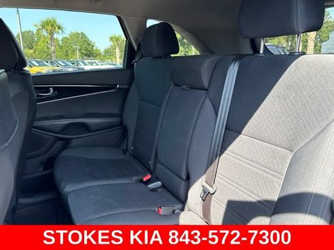 Used 2016 Kia Sorento FWD image 11