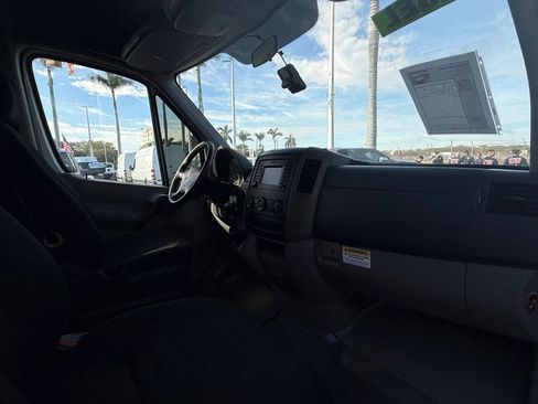 Used 2017 Mercedes-Benz Sprinter 2500 image 20