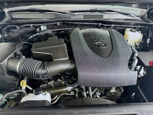 Used 2023 Toyota Tacoma TRD Off-Road image 28