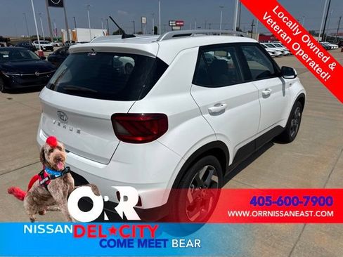 Used 2025 Hyundai Venue SEL FWD image 5