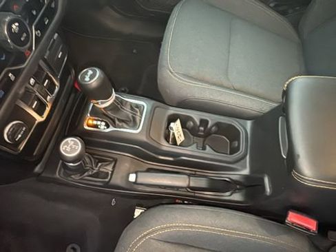 Used 2025 Jeep Wrangler Unlimited Sahara w/ Safety Group image 23