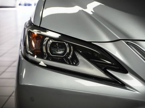 Certified 2025 Lexus ES 300h w/ Premium Package FWD image 29