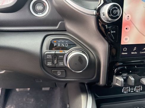 New 2026 RAM 1500 4x4 Crew Cab image 15