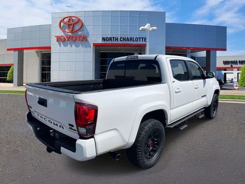 Used 2023 Toyota Tacoma SR5 w/ Technology Package image 9