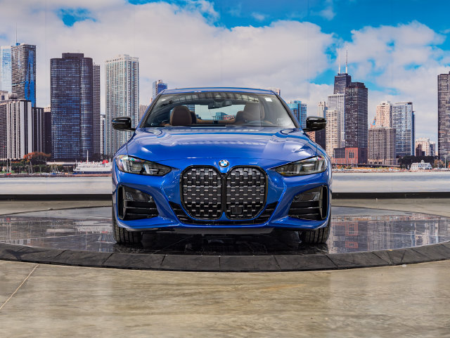Used 2027 BMW 430i Coupe w/ M Sport Package AWD/4WD image 3