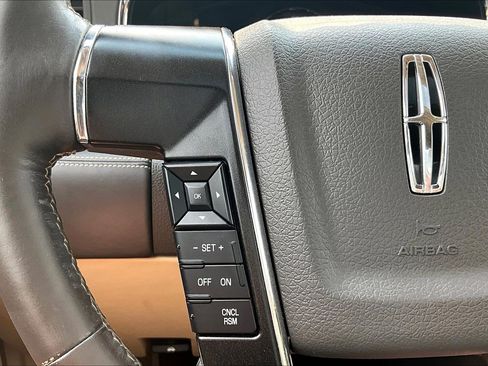 Used 2015 Lincoln Navigator 4WD w/ Equipment Group 101A Reserve image 23