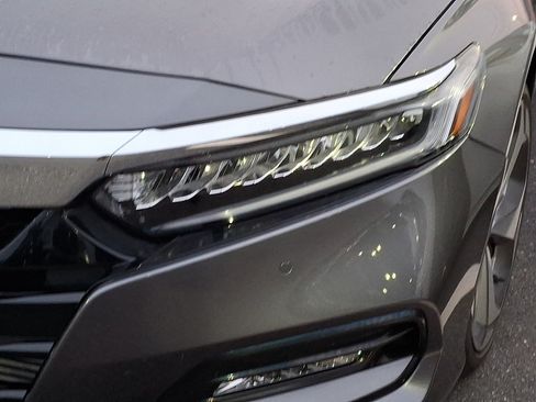 Used 2018 Honda Accord Touring image 7
