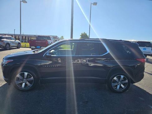 Used 2020 Chevrolet Traverse LT w/ LT Premium Package FWD image 34