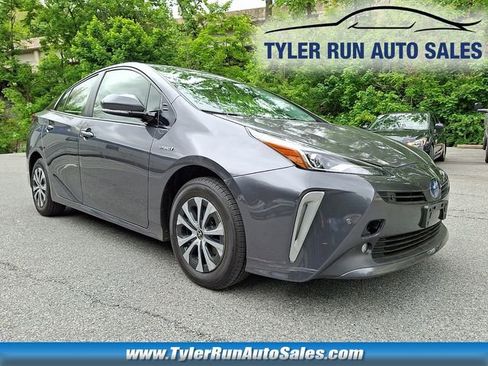Used 2019 Toyota Prius XLE w/ Advanced Technology Package AWD/4WD image 1