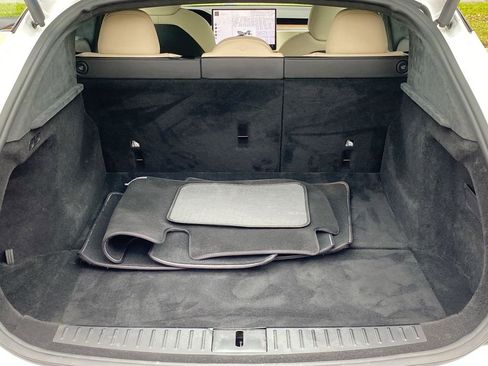 Used 2023 Tesla Model S Standard Range image 10