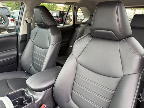 Used 2025 Toyota RAV4 XLE Premium FWD image 11