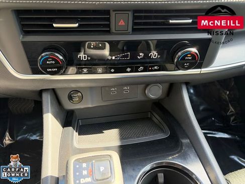 Used 2025 Nissan Rogue SV image 19