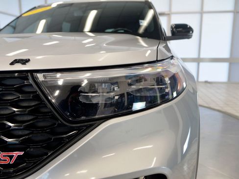 Used 2020 Ford Explorer ST w/ ST Street Pack image 11