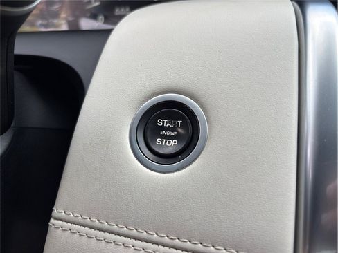 Used 2022 Land Rover Discovery Sport SE R-Dynamic image 28