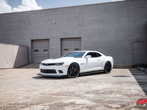Used 2014 Chevrolet Camaro SS w/ SS Performance Package image 20