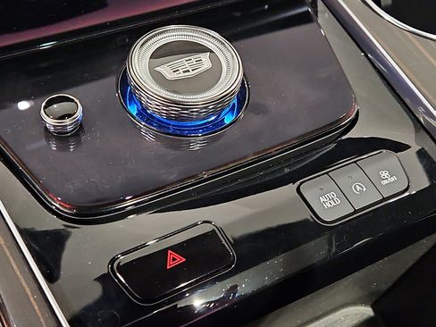 Certified 2025 Cadillac Escalade Premium Luxury image 34