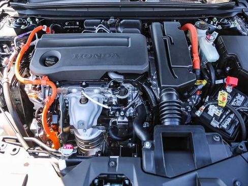 Used 2024 Honda Accord Touring image 8