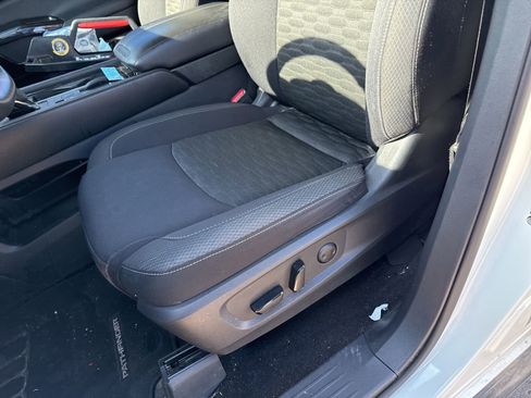 Used 2022 Nissan Pathfinder SV image 12