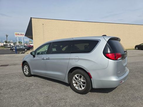 Used 2024 Chrysler Voyager LX FWD image 7