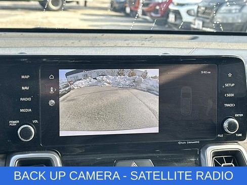 Used 2023 Kia Sorento S w/ Panoramic Sunroof Package image 4