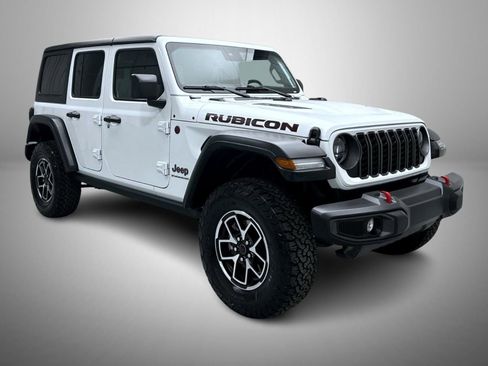 Used 2025 Jeep Wrangler Unlimited Rubicon AWD/4WD image 3