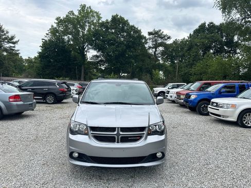 Used 2018 Dodge Grand Caravan GT FWD image 2