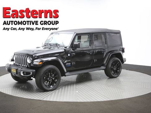 Used 2021 Jeep Wrangler Unlimited Sahara w/ Cold Weather Group AWD/4WD image 57