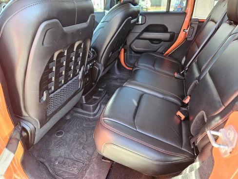 Used 2018 Jeep Wrangler Unlimited Rubicon image 16