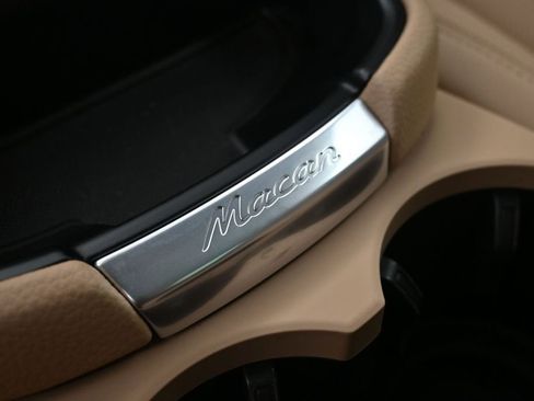 Certified 2026 Porsche Macan AWD/4WD image 18