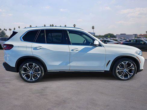 Certified 2023 BMW X5 sDrive40i w/ Executive Package image 4